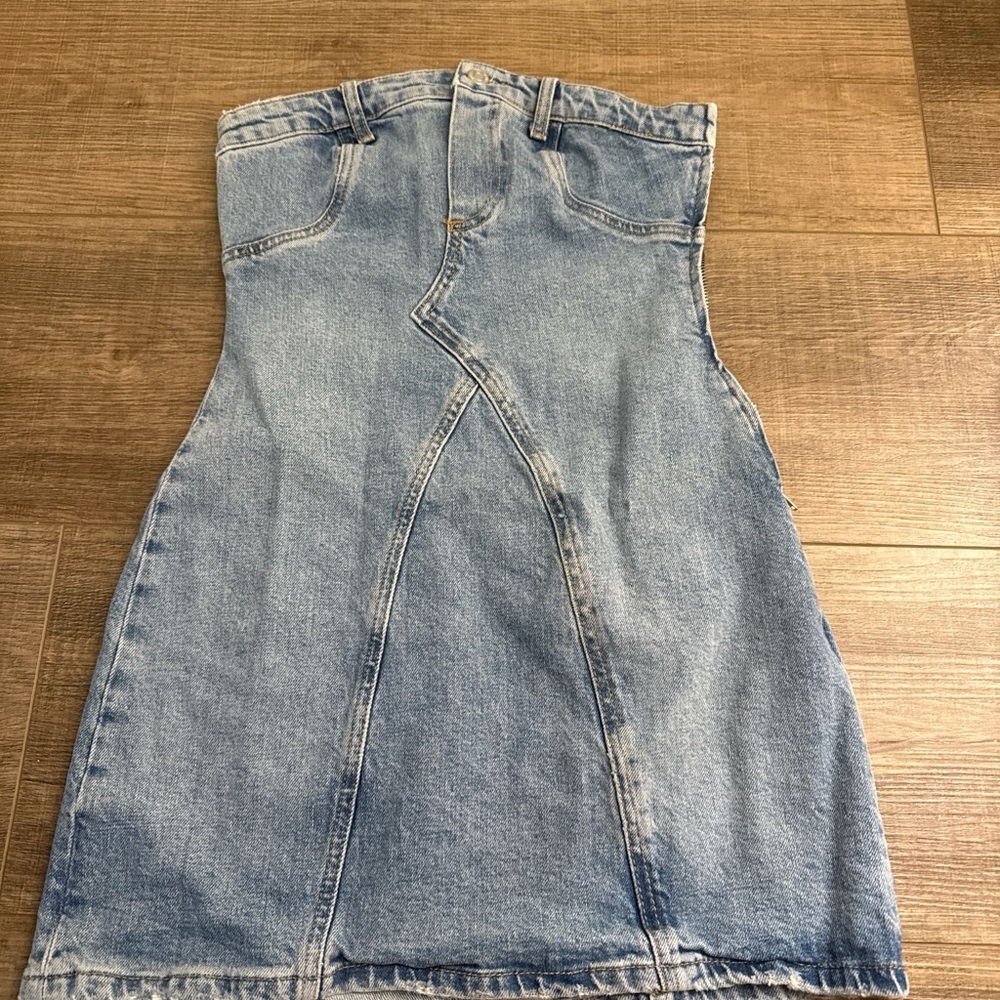 Zara Women’s Light Blue Denim strapless dress